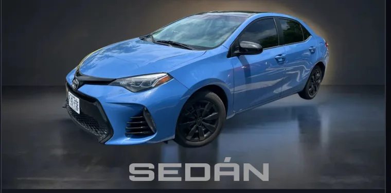 Sedán Toyota Corolla azul de Ronald Rent A Car
